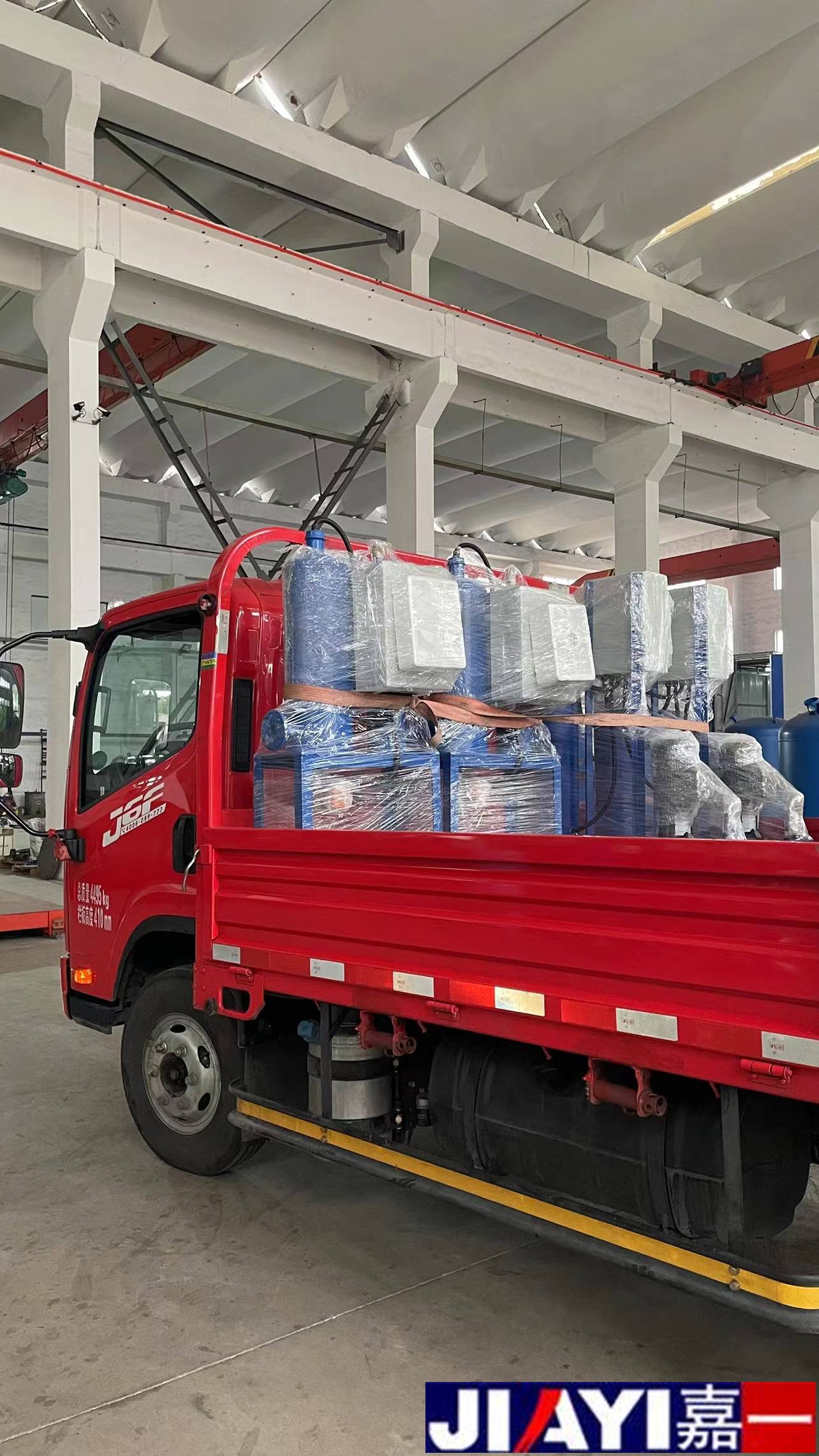 浙江嘉興發貨真空脫氣機2套，旁流水處理器2套